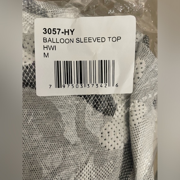 NWT Revolve Oat New York Grey White Pullover Crewneck Sweater Size M - Picture 4 of 4